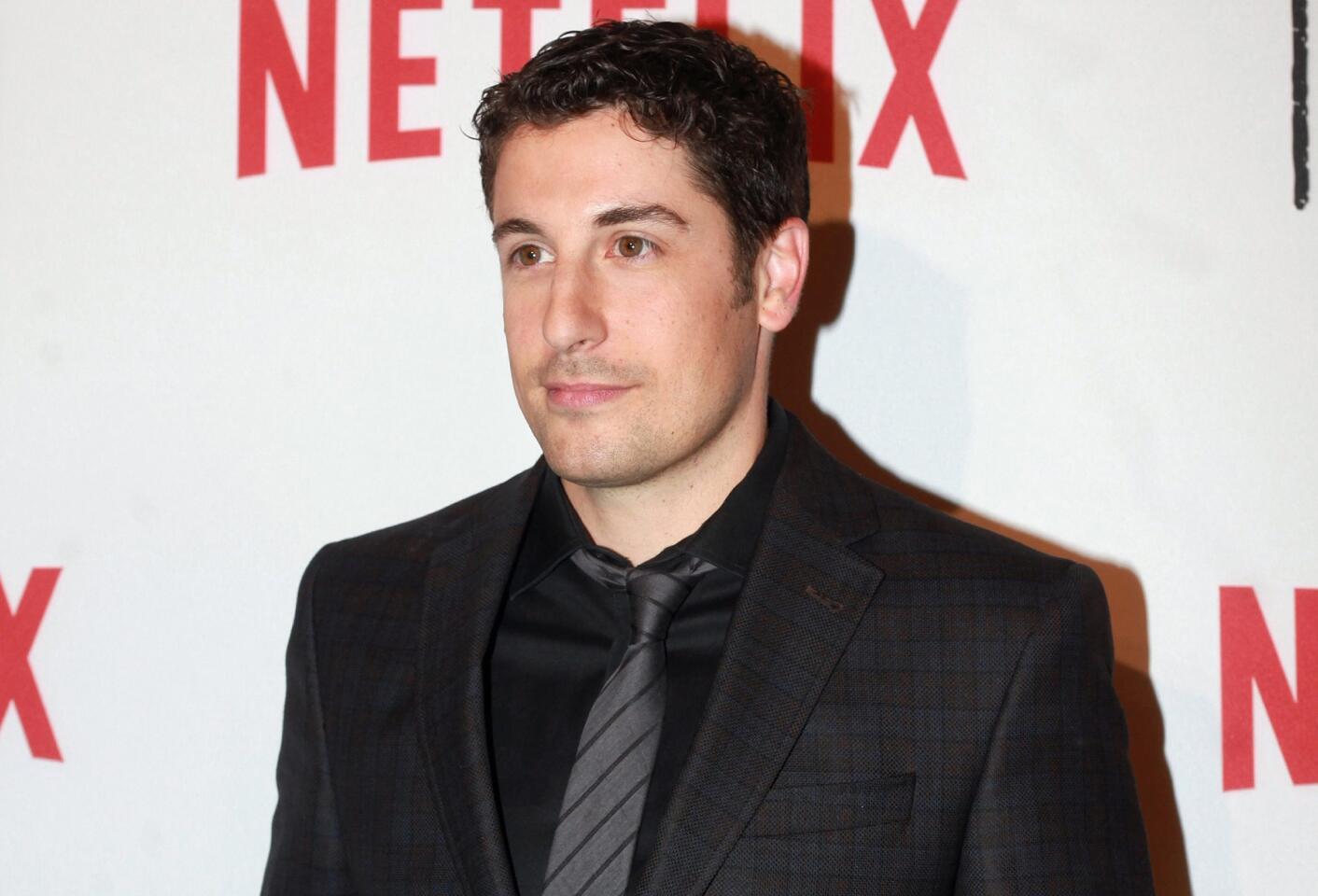Jason Biggs jokes about Malaysia Airlines, apologizes swiftly