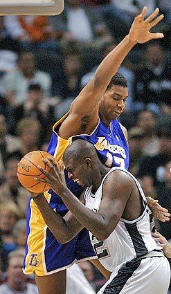 Andrew Bynum, Nazr Mohammed