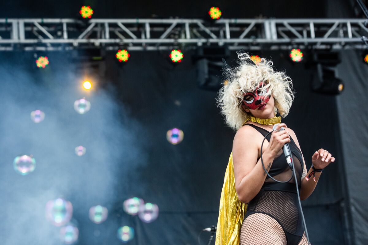 A photo of Dani Bell performing