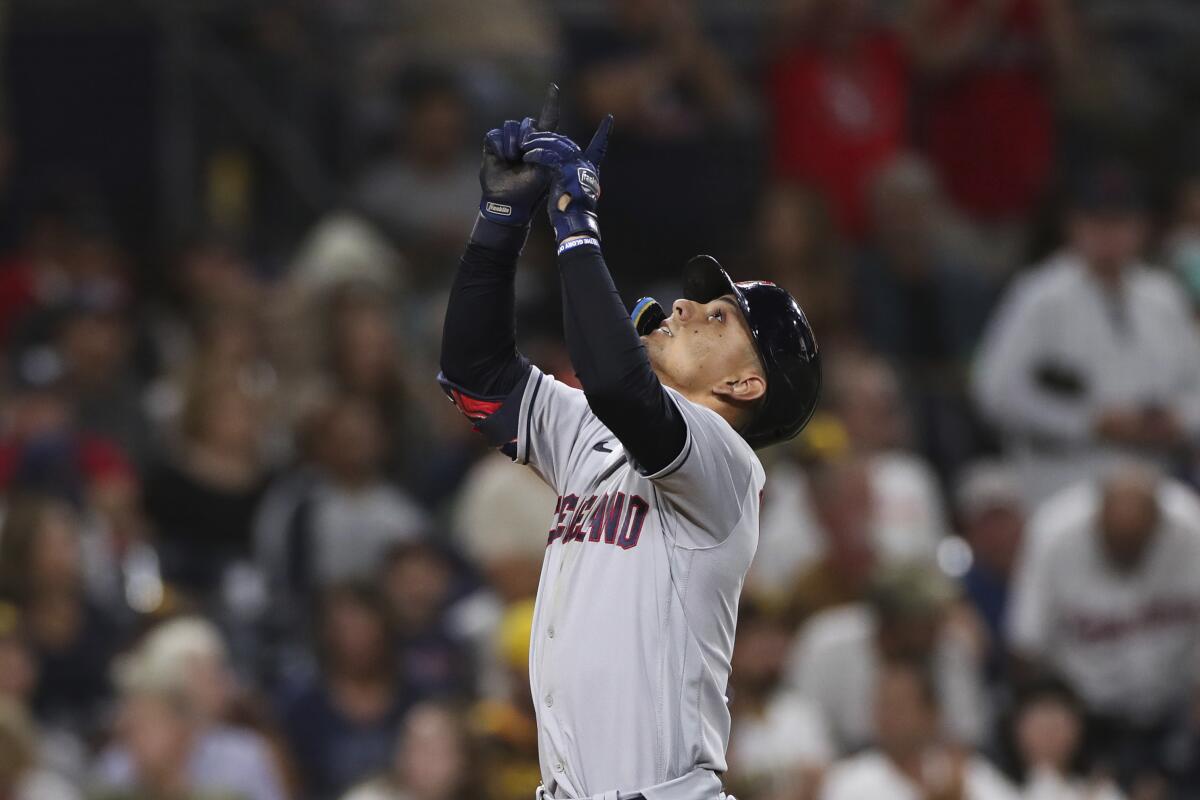 Oscar Gonzalez hits walk-off HR for Cleveland in 15th inning