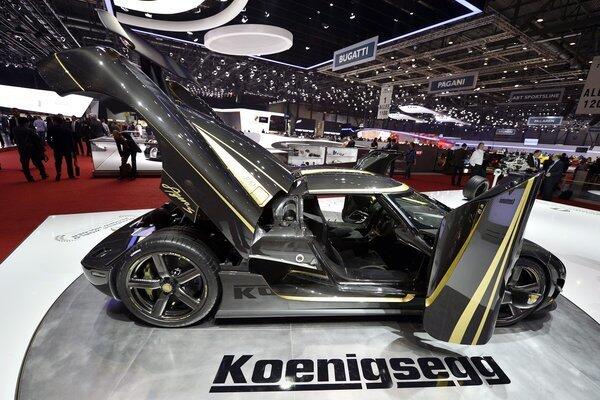 Koenigsegg Agera S - Hundra