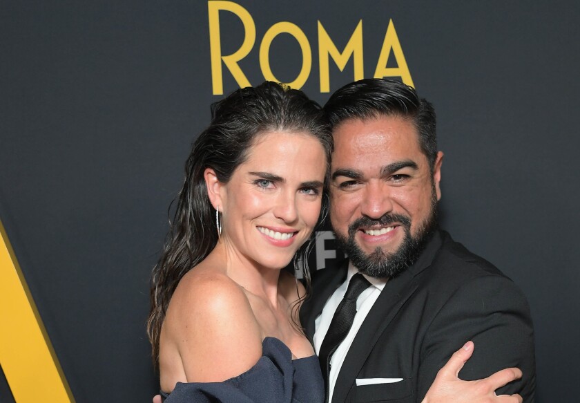 Teresa Ruiz y Luis Rosales durante la premiere de Roma en Los Ángeles.