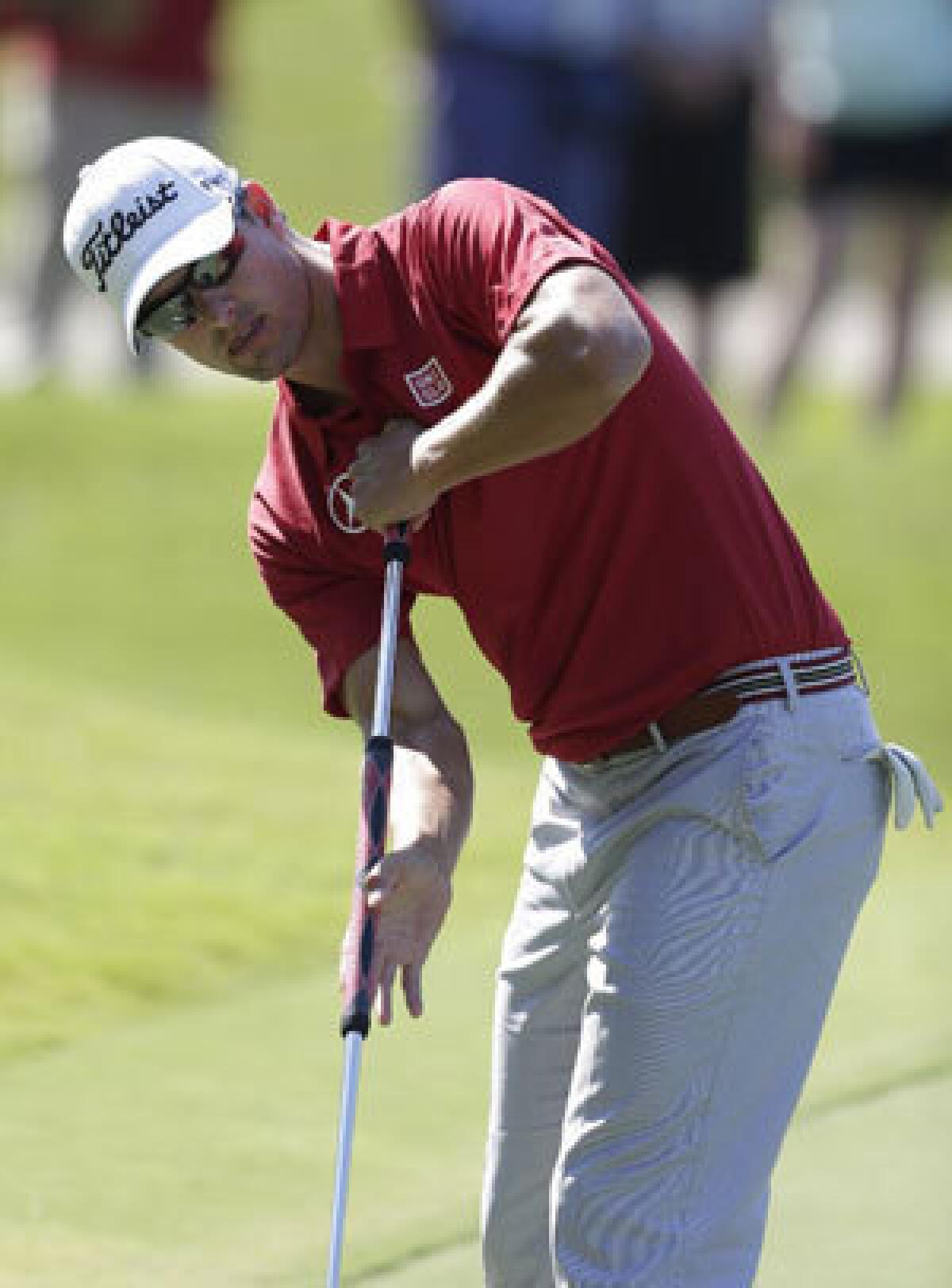 Adam Scott is one of the users of the anchor-putting technique.