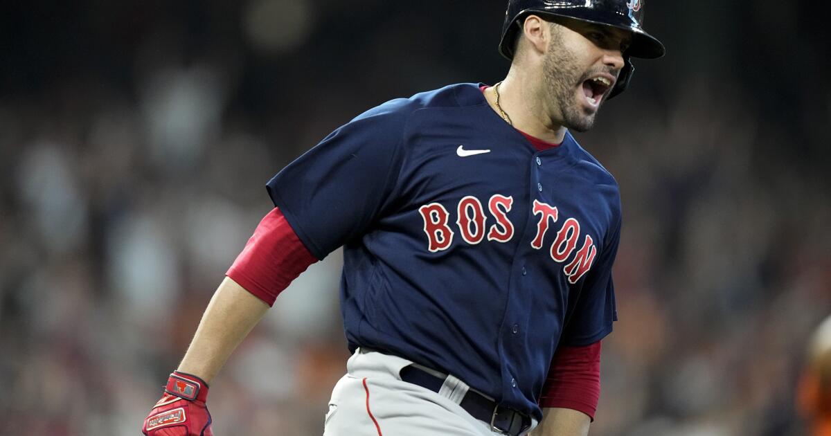 JD Martinez Reacts To The Red Sox Trading Mookie Betts - The Spun