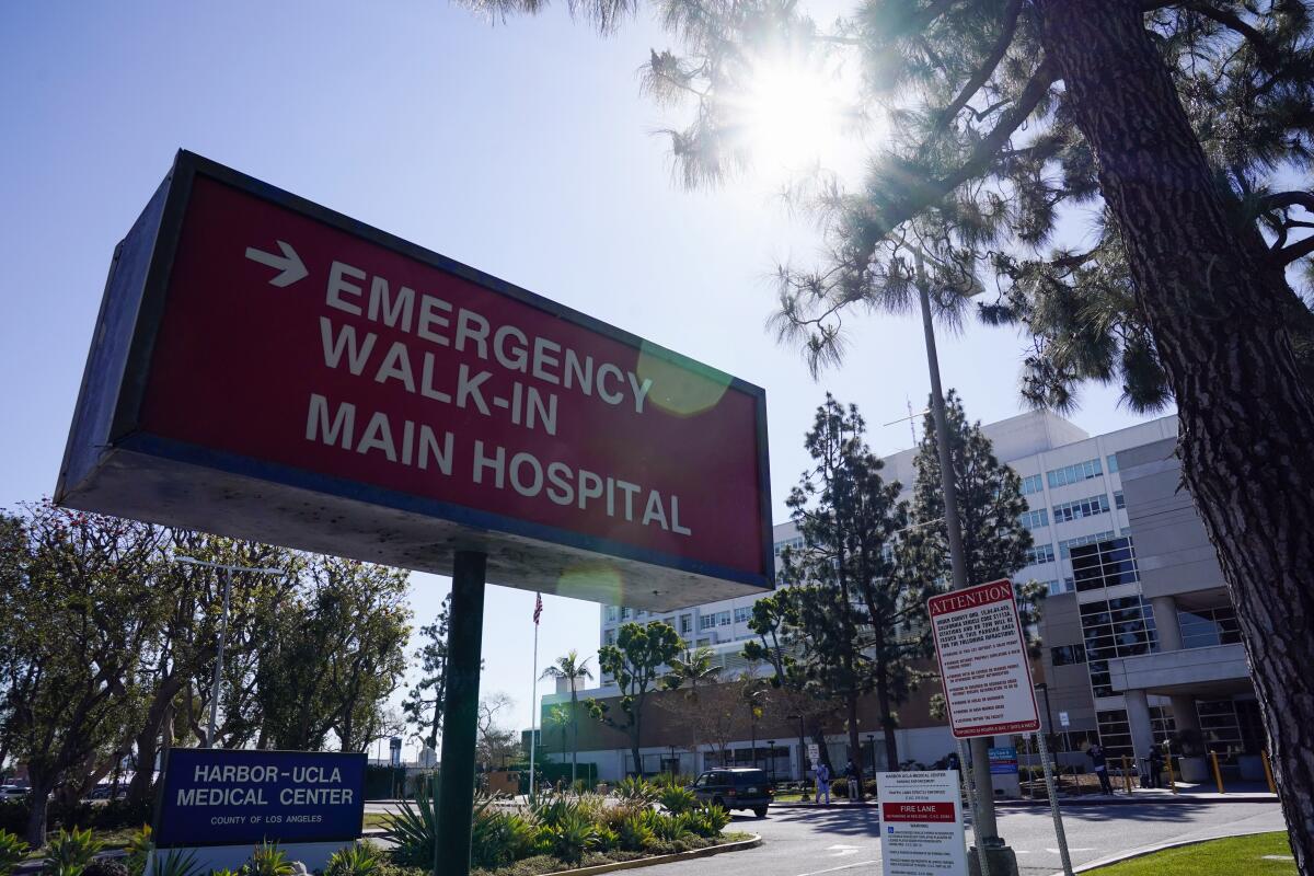 A entrance to Harbor-UCLA Medical Center