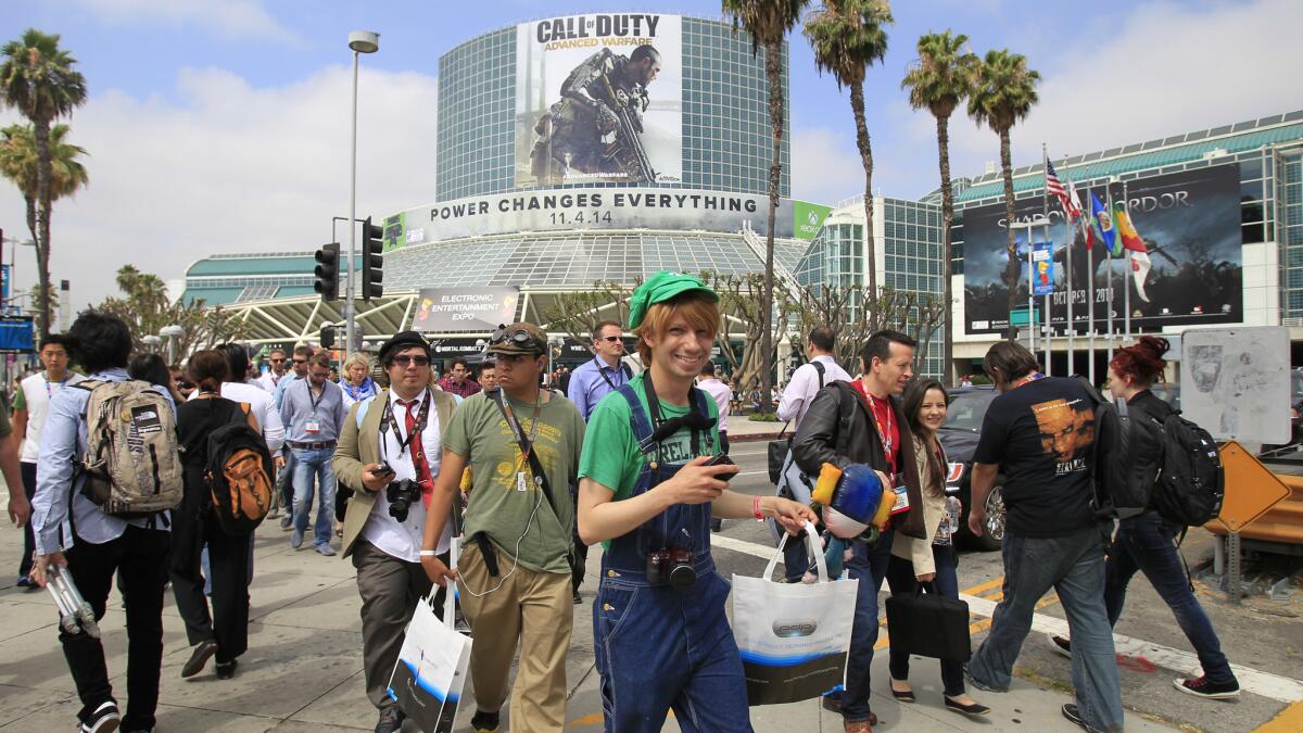 E3 attendees head to the Los Angeles Convention Center.