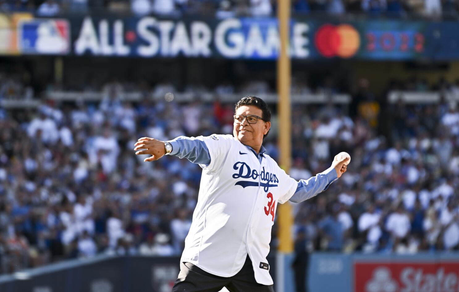Dodgers kick off celebration of Fernando Valenzuela with jersey