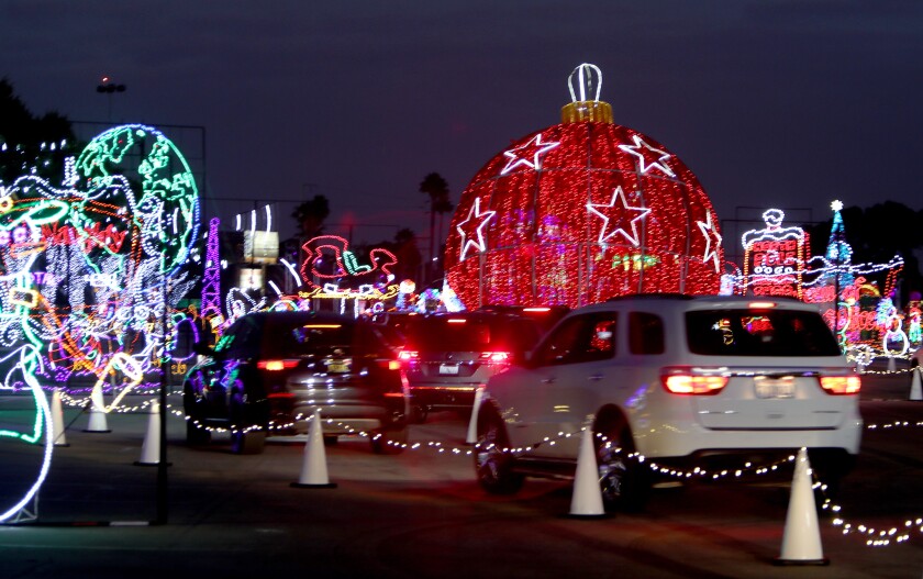 Night Of Lights Oc Brightens Skies Holiday Outlook For Orange County Fairgrounds Crowd Los Angeles Times