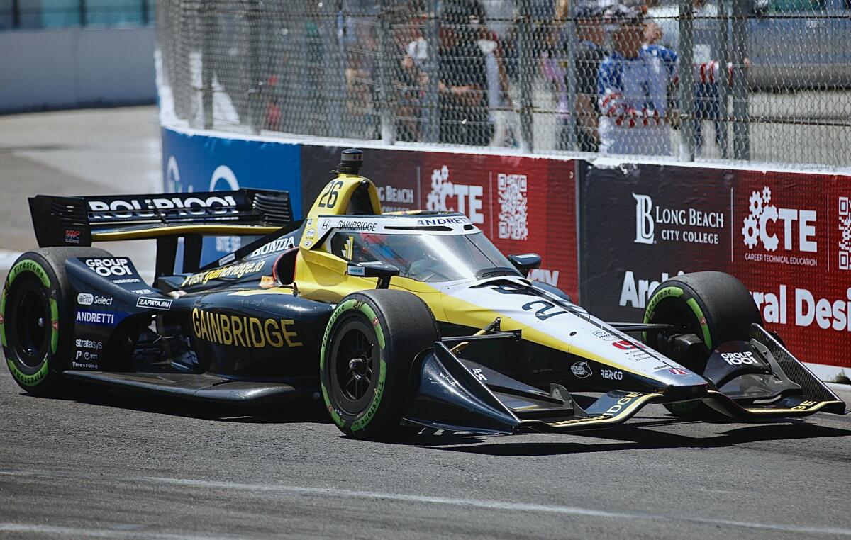 Colton Herta, pilote de la série IndyCar, participe au Grand Prix de Long Beach.