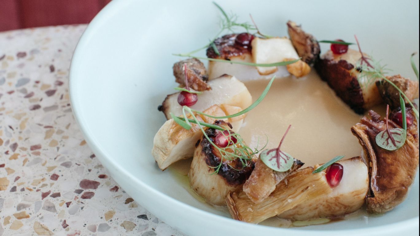 Review Jeune Et Jolie Charms With Its Elegant Food Intimate Space The San Diego Union Tribune