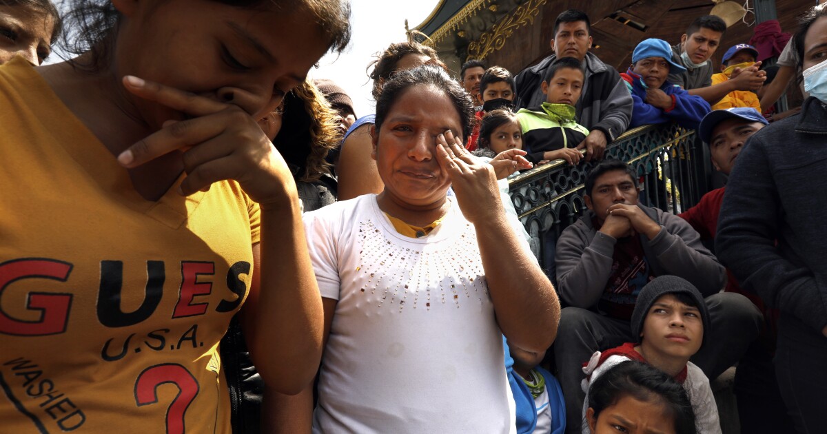 U.S. border closure cracks under pressure from lawsuits, advocates and the easing pandemic U.S. border closure cracks under pressure from lawsuits, advocates and the easing pandemic