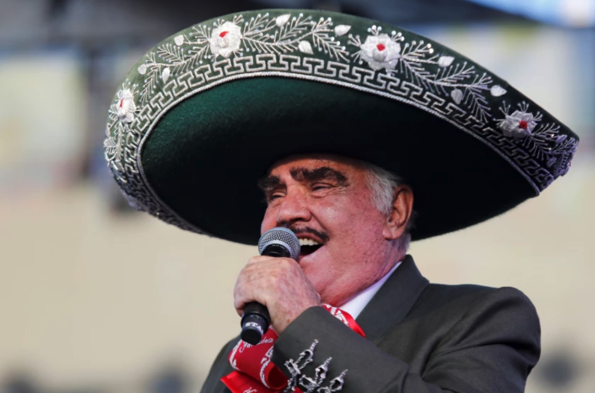 Vicente Fernández durante un concierto en la ciudad de Guadalajara, 