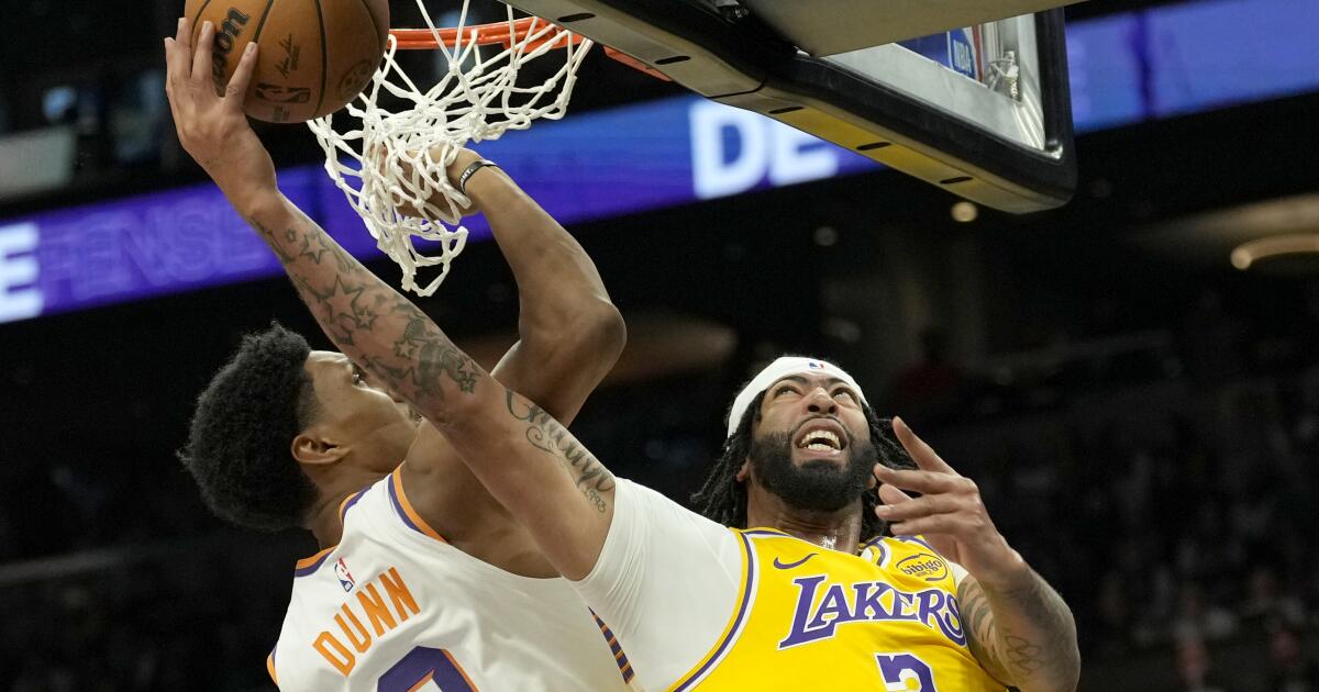 It doesn’t go as planned, but Lakers get preseason win over Suns