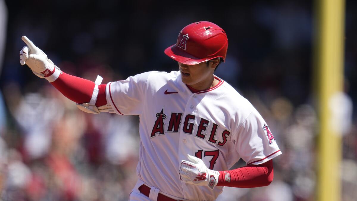 Angels give up six runs in eighth inning, lose at Cleveland - Los Angeles  Times