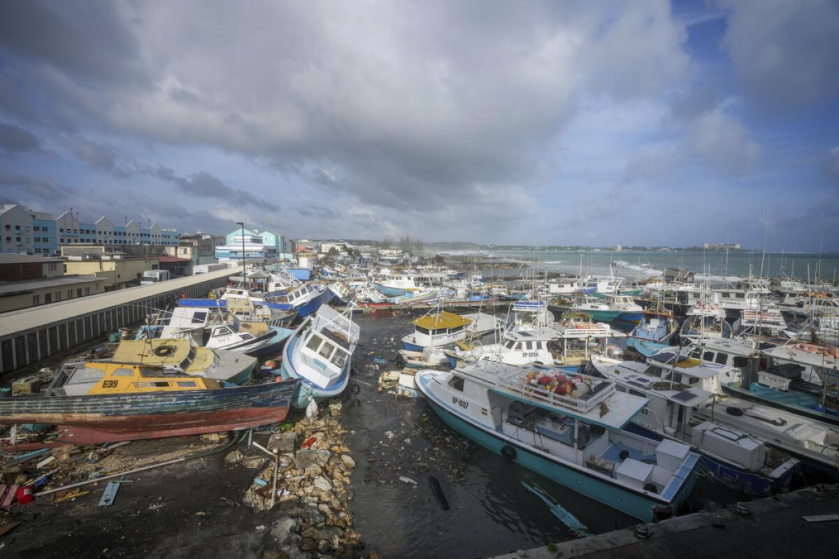 Barcos de pesca, dañados