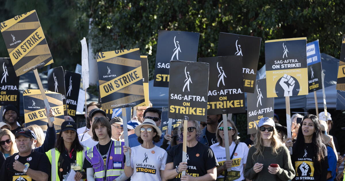 Actors’ strike: Why is the SAG-AFTRA deal taking so long? Actors’ strike: Why is the SAG-AFTRA deal taking so long?