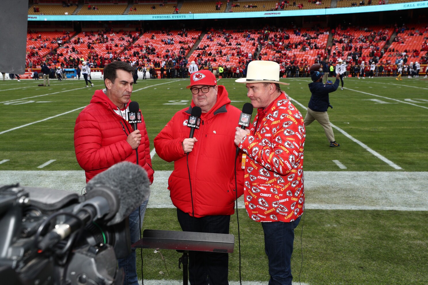 These Hollywood Funny Men Are Serious Kansas City Chiefs Fans Los Angeles Times