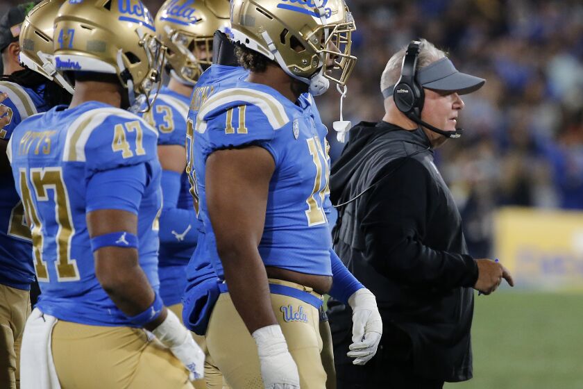 PASADENA, CALIF., NOV 19, 2022. UCLA head coach Chip Kelly on the sideline in the first half of the annual crosstown rivalry game against USC, played at the Rose Bowl in Pasadena on Saturday night, Nov. 19, 2022. (Luis Sinco / Los Angeles Times)