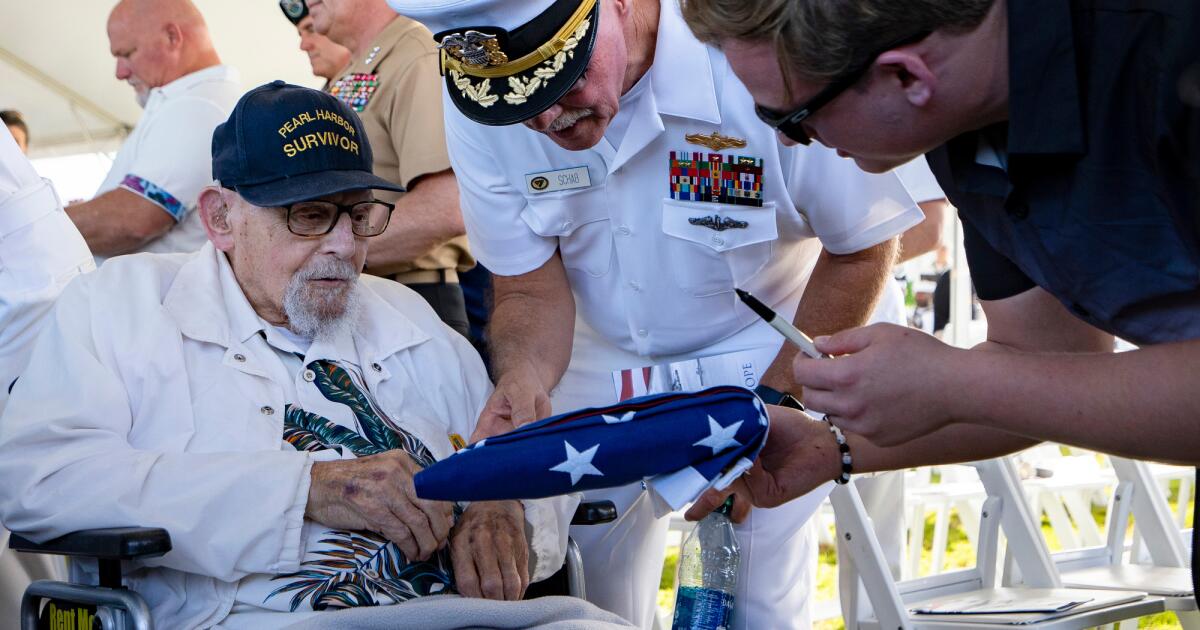 Último sobrevivente de Pearl Harbor, Ira ‘Eck’ Schaub, morre aos 105 anos Último sobrevivente de Pearl Harbor, Ira ‘Eck’ Schaub, morre aos 105 anos