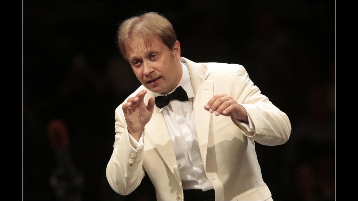 Guest conductor Ludovic Morlot is engagingly bright with a Mendelssohn and Mozart program at the Hollywood Bowl.