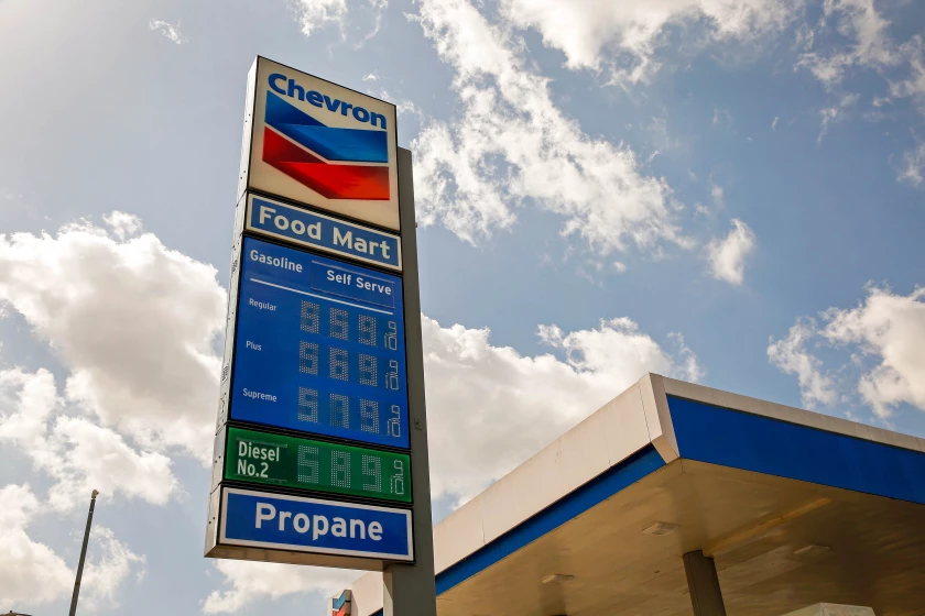 Inflación: ¿Qué la impulsa, quién se beneficia y cuándo terminará? ?url=https%3A%2F%2Fcalifornia times brightspot.s3.amazonaws.com%2Fd5%2Fbc%2F833d1945491aaf0fdaaaf31f03ba%2Fla photos 1staff 730509 la fi gas prices 3 als