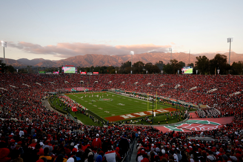 PASADENA, CALIFORNIA - JANUARY 01: A general view of the Rose Bowl Game between the Ohio State Buckeyes.