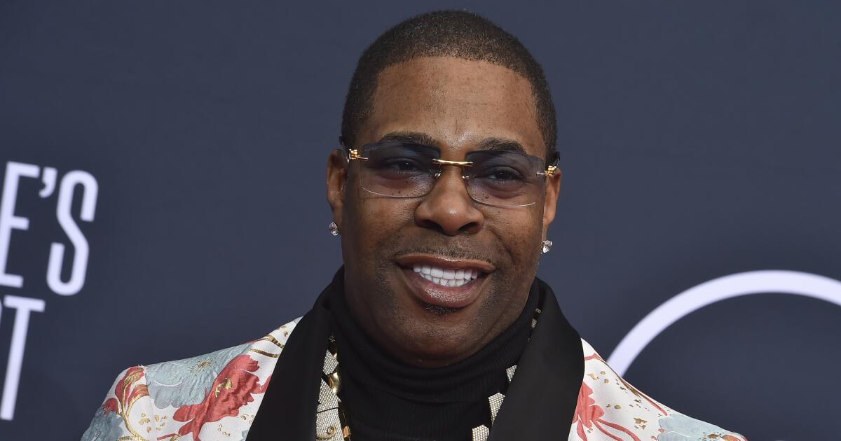 Busta Rhymes (not Tracy Morgan) checks troll in Miami