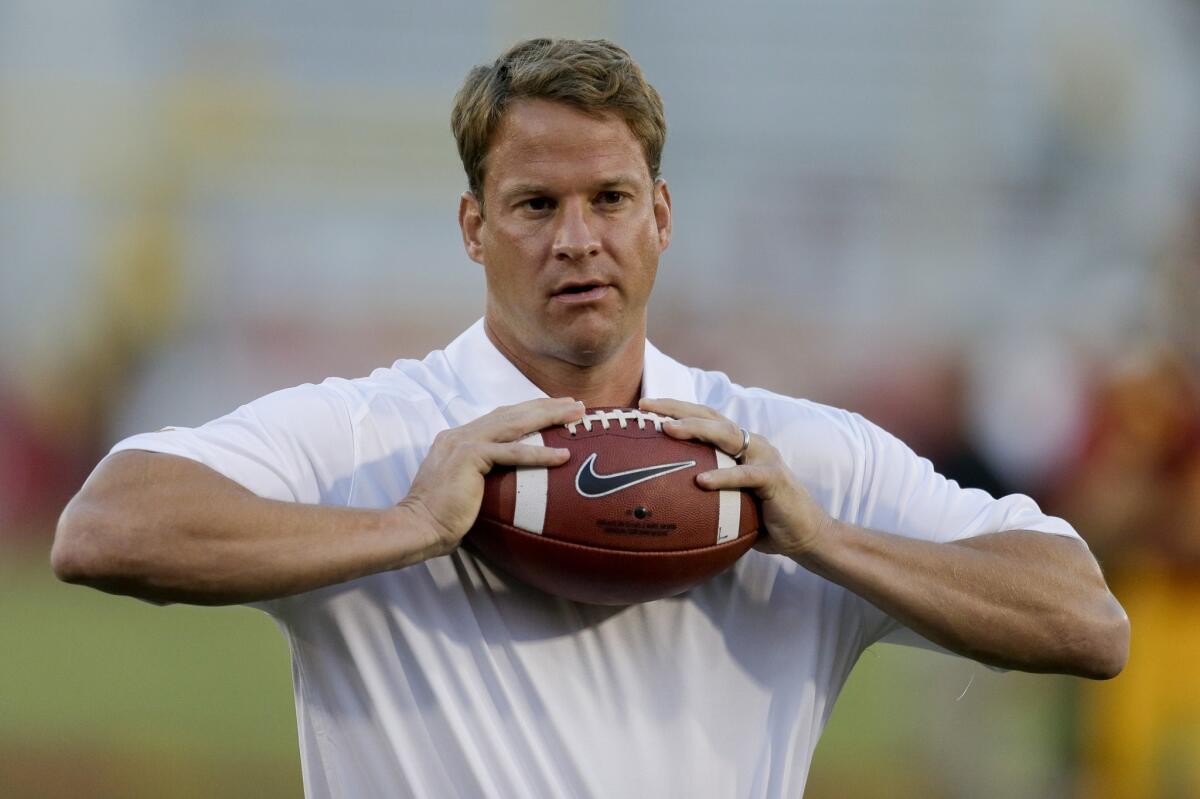 USC Coach Lane Kiffin isn't winning much praise these days from the Trojans' faithful fans.