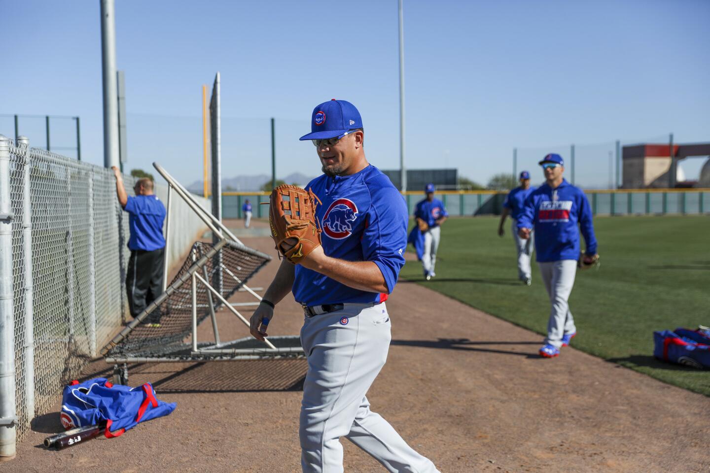 ct-cubs-arrive-at-spring-training-photos-066