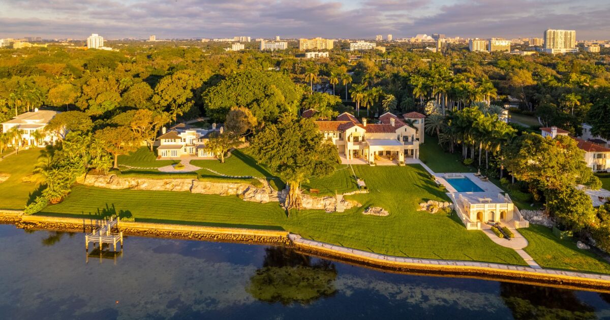 Ken Griffin buys Miami compound for 6.9 million, a new record Ken Griffin buys Miami compound for 6.9 million, a new record