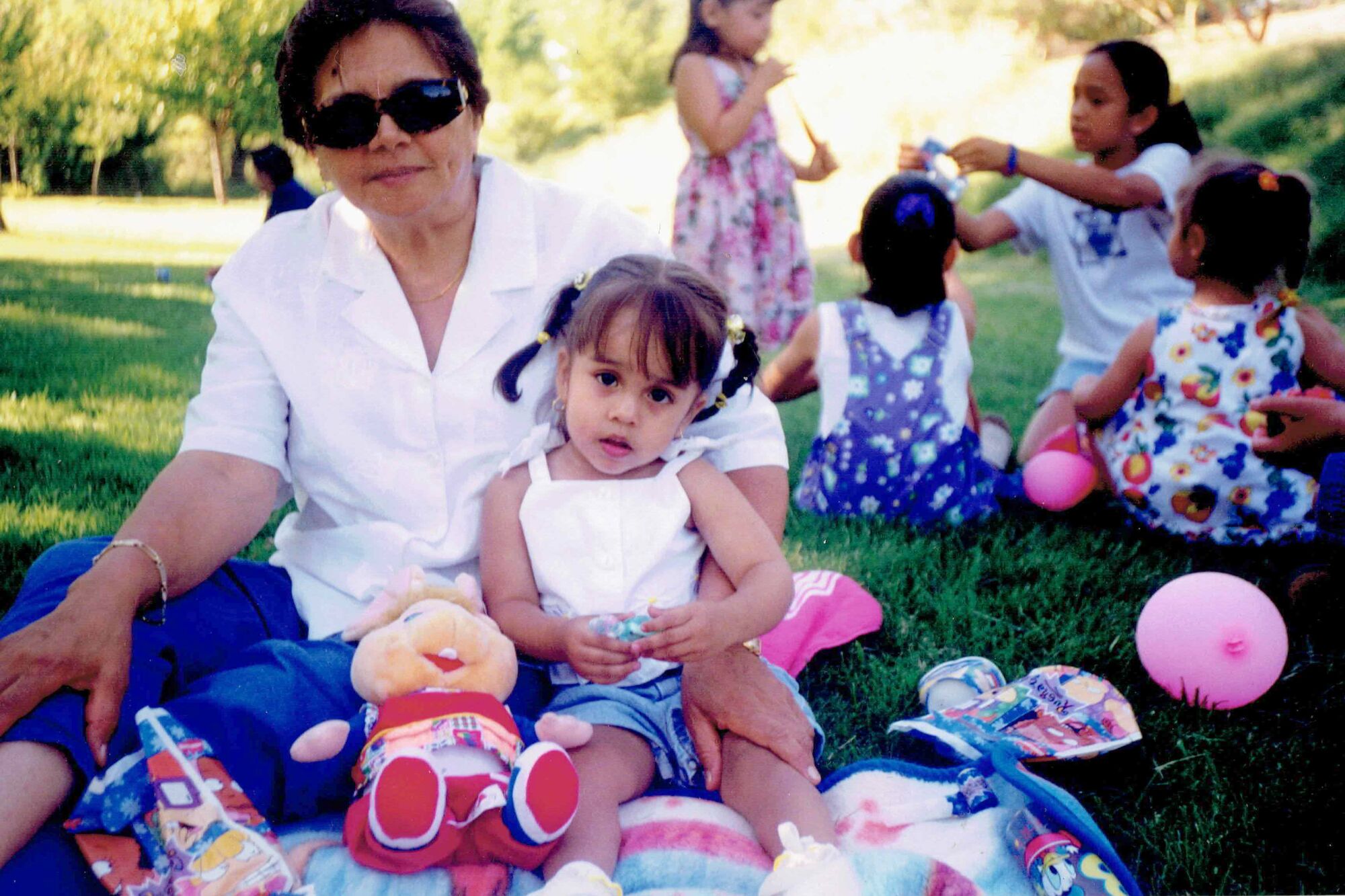 Rosa Cardenas and her granddaughter, Ilianna Salas.
