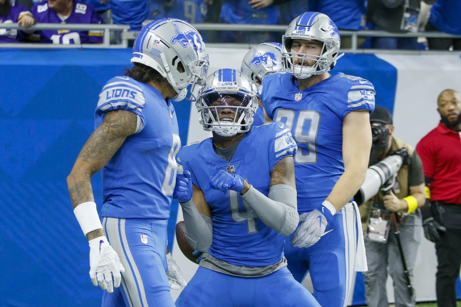 Lions running back Jamaal Williams gives teammates a gift only he