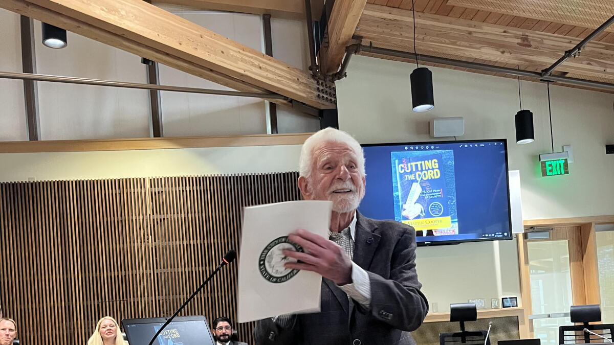Del Mar City Council honors Marty Cooper for 50th anniversary of the first cell phone call - Vimarsana News