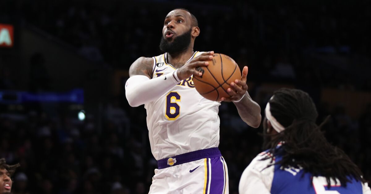 LeBron James dépasse les 38 000 points dans la défaite des Lakers face aux 76ers