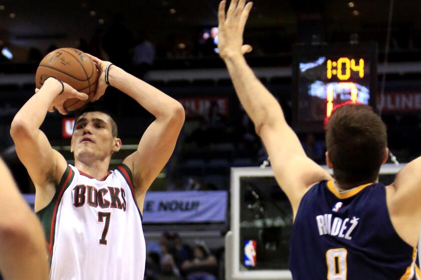 Bucks forward Ersan Ilyasova (7) pulls up for a jumper against the Pacers in the first half Thursday night.