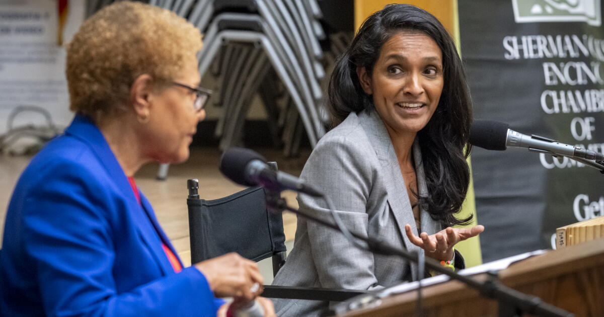 Photo: Los Angeles Times August 19, 2026. Sherman Oaks, CA. LA Mayor Karen Bass answers a questions during the debate. The Sherman Oaks Homeowners