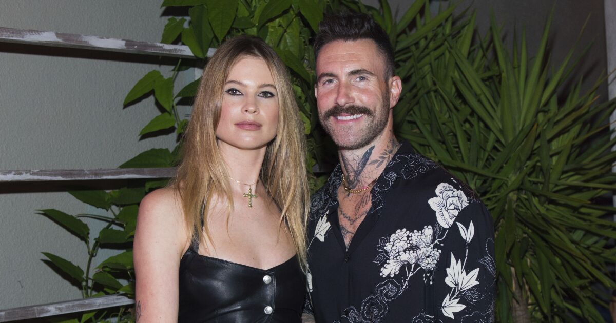 Behati Prinsloo y Adam Levine dan la bienvenida a su bebé tras escándalo Behati Prinsloo y Adam Levine dan la bienvenida a su bebé tras escándalo