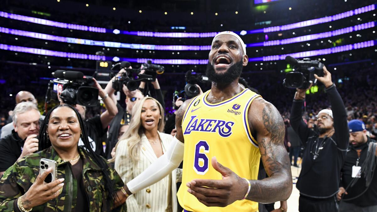 Lakers' LeBron James gets ESPYs nod for breaking NBA record - Los Angeles  Times