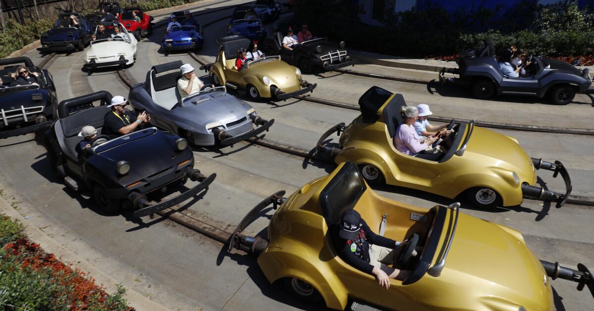 Editoryal: Disneyland'ın benzinli Autopia arabaları Todayland'in en kötüleri