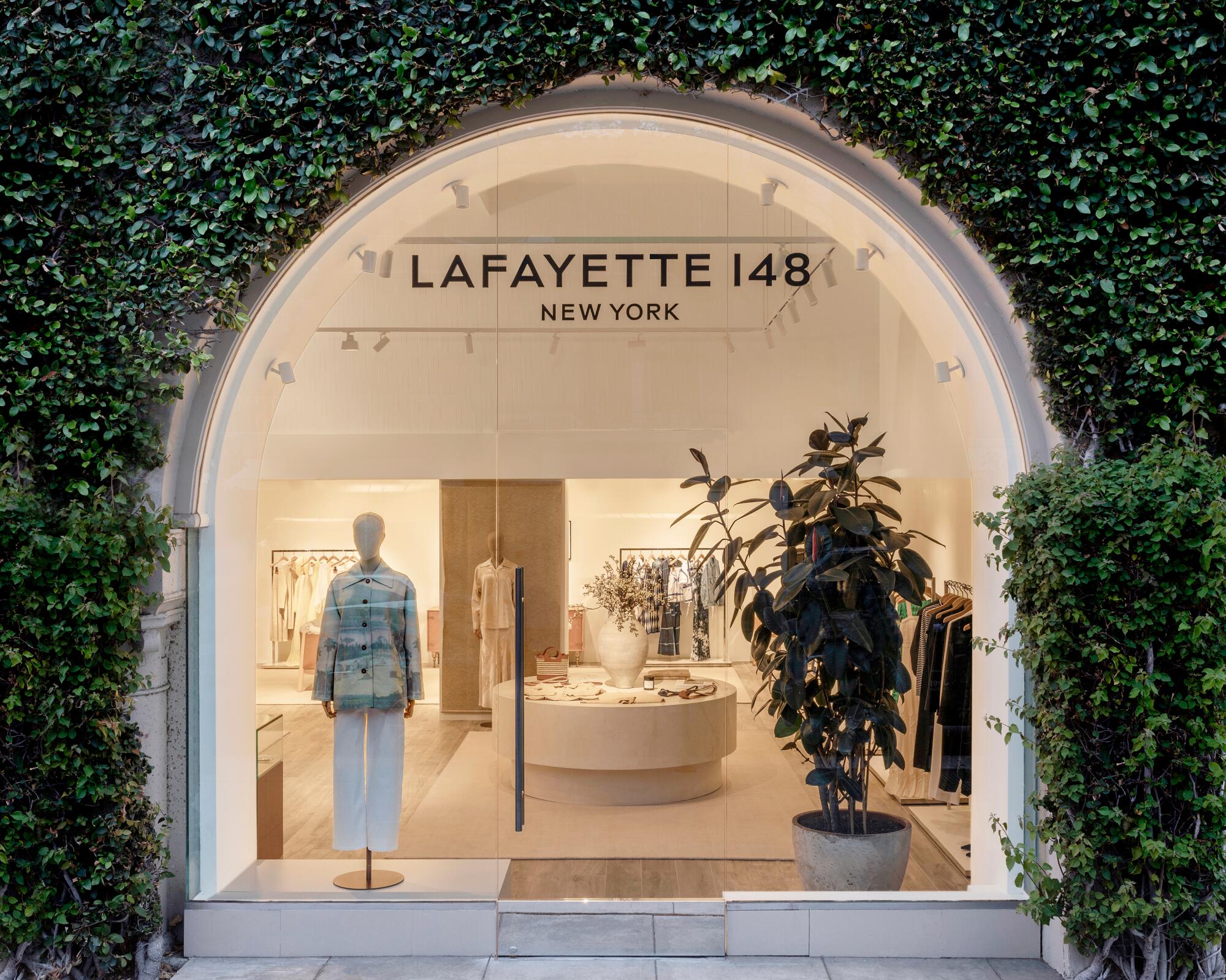 The arched entryway to Lafayette 148 Beverly Hills boutique