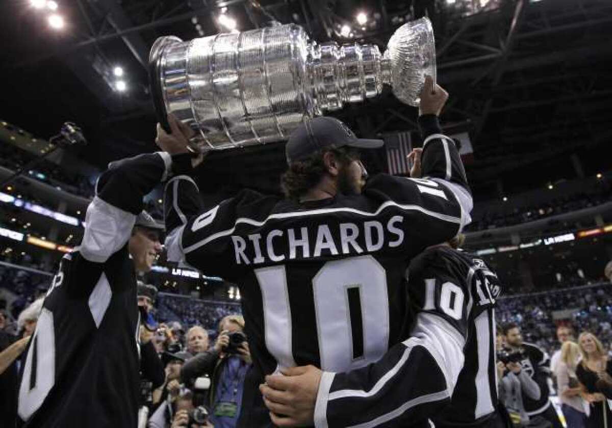Mike Richards hoists the Stanley Cup.