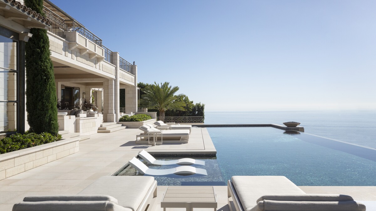 Newport Coast Mansion Sells For Oc Record Smashing 61 Million Los Angeles Times