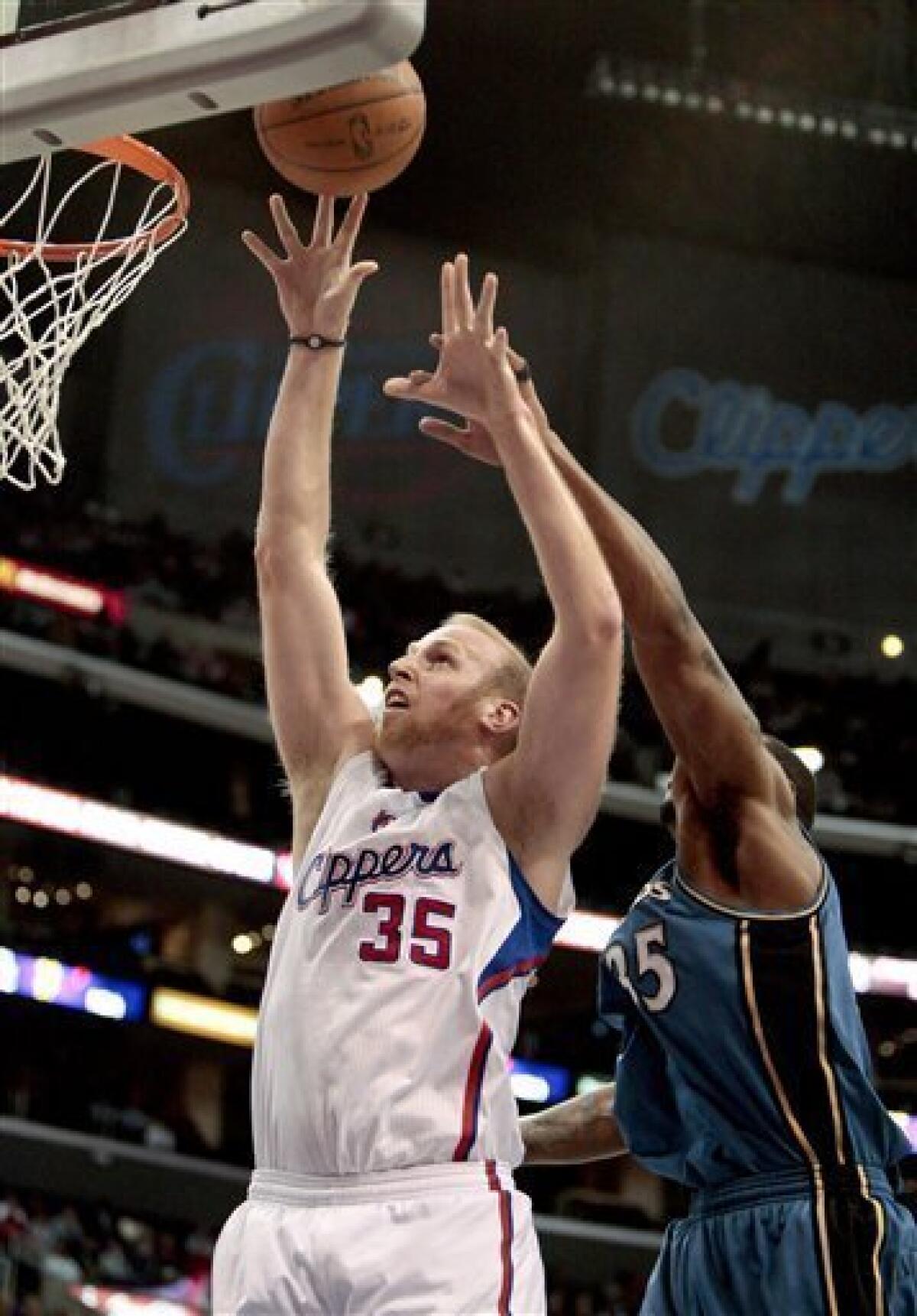 Los Angeles Clippers Elton Brand drives for 2 of his 40 points