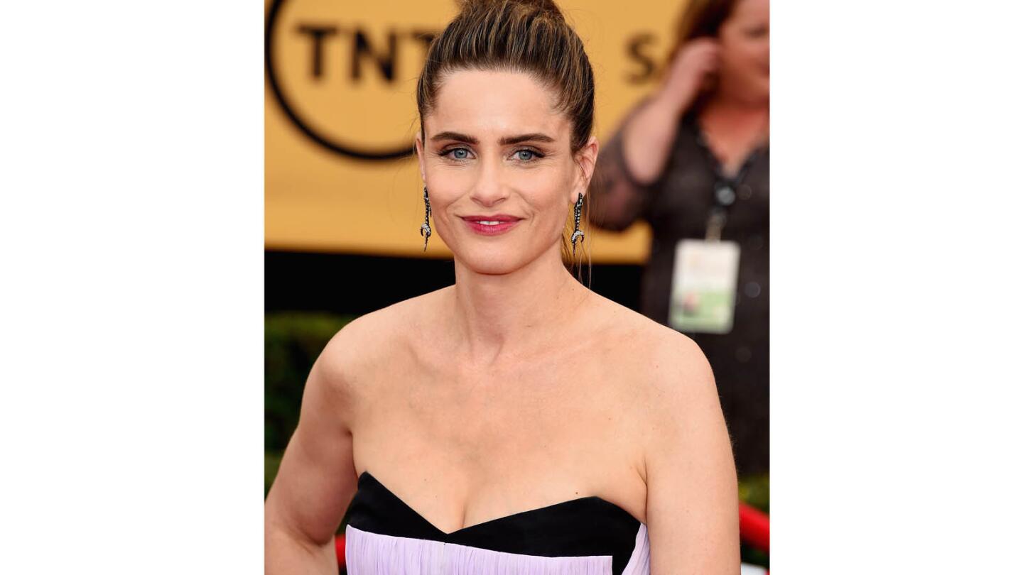 Amanda Peet has a new series on HBO and a movie that just premiered at Sundance. Yet E! red carpet host Maria Menounos insisted on discussing her husband, David Benioff's, show, "Game of Thrones." So much for women supporting women.