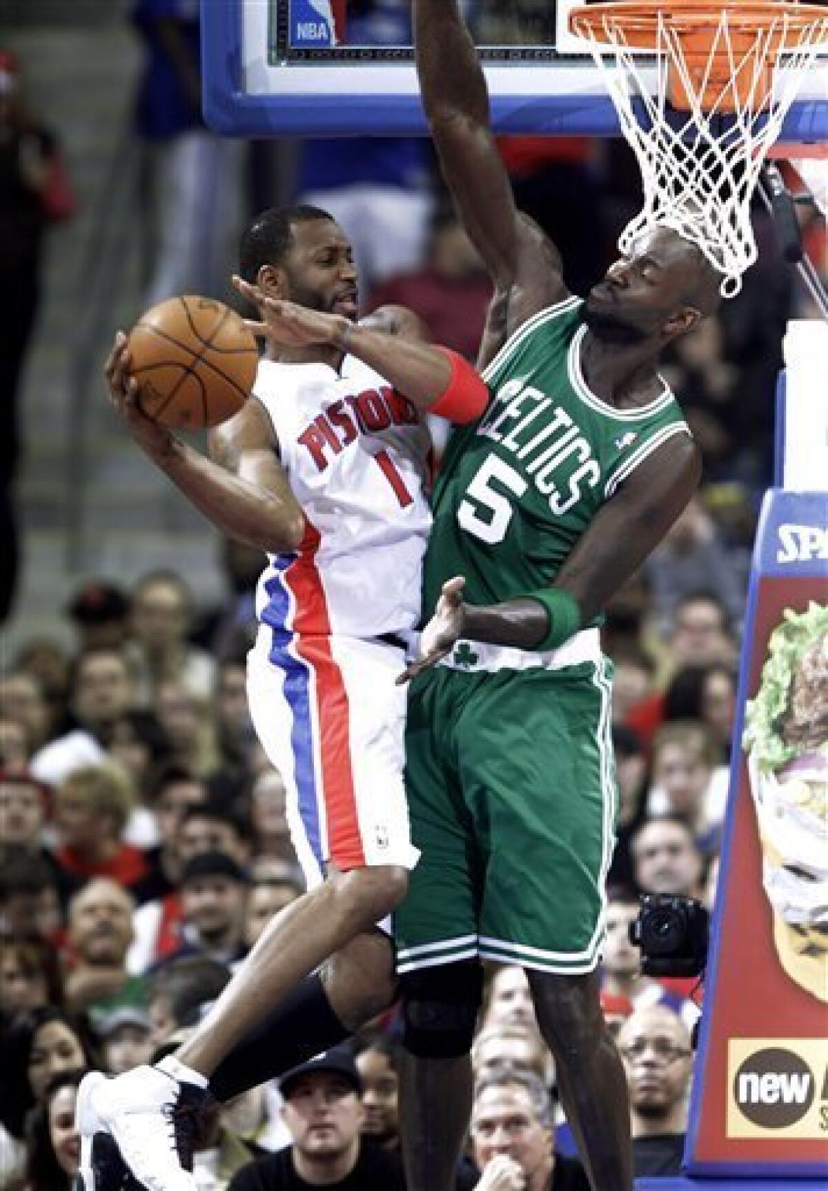 Kevin Garnett injured in Boston Celtics game against Detroit Pistons 