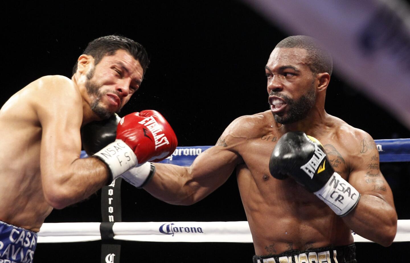 Russell Jr. derrota a González