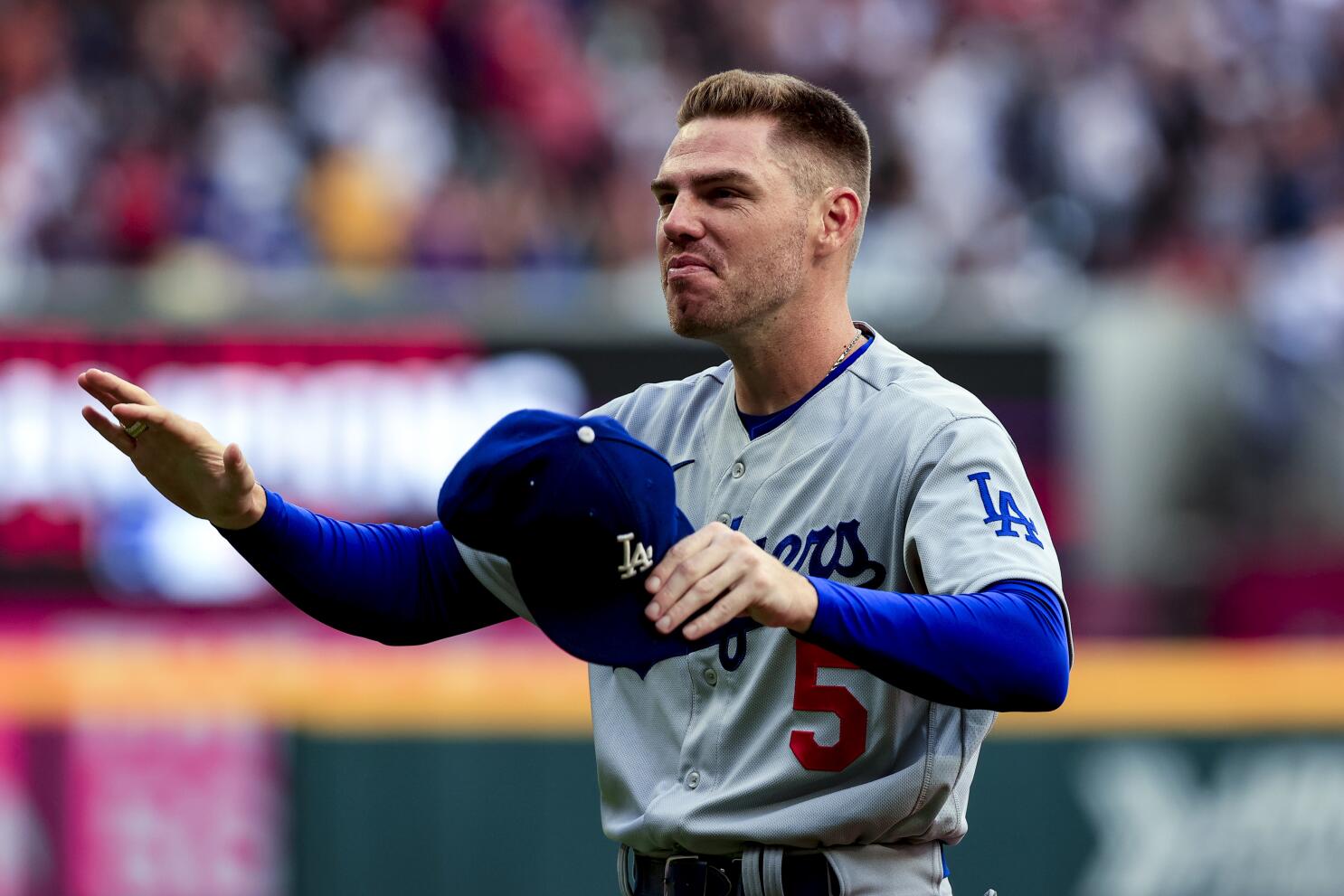 HOT MOMENT: Freddie Freeman reveals the powerful 3-word message he gave his agent before joining the Dodgers — fans are buzzing with curiosity! - News 365