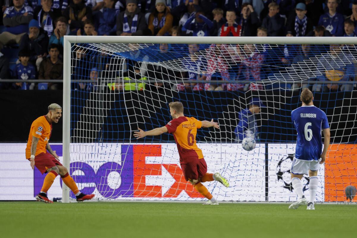Mauro Icardi's goal and late assist lift Galatasaray to 3-2 win at