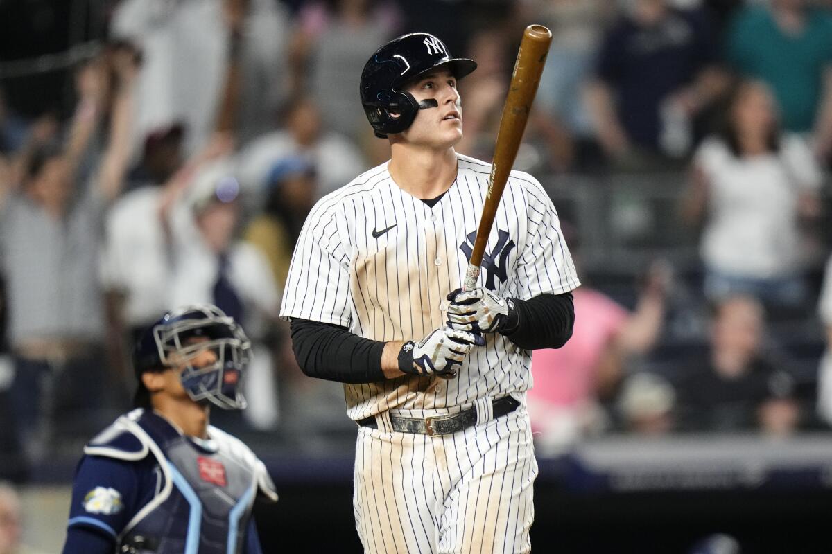 Rizzo homers twice on his bobblehead night, Yankees beat Rays 6-5