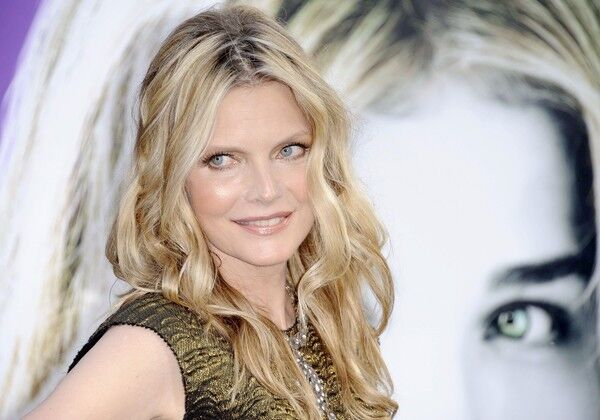 Michelle Pfeiffer plays Elizabeth Collins-Stoddard, the matriarch of the Gothic family.